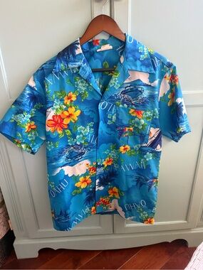 Men's Blue Hawaiian Floral Short-Sleeve Button-Down Shirt